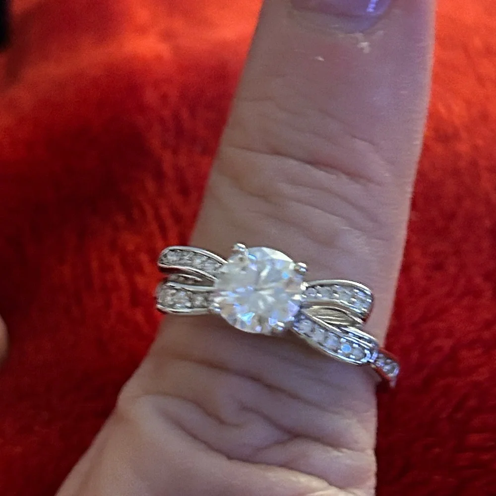Moissanite Diamond bow‎ ring size 7